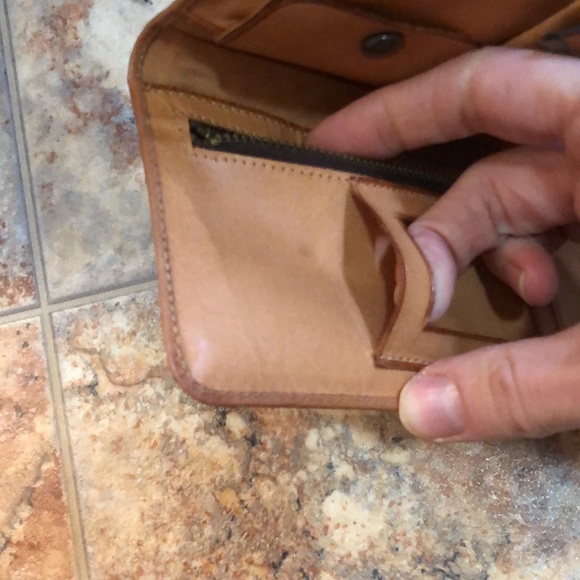 Beautifully Floral Tooled Vintaged Leather Wallet - Picture 10 of 13